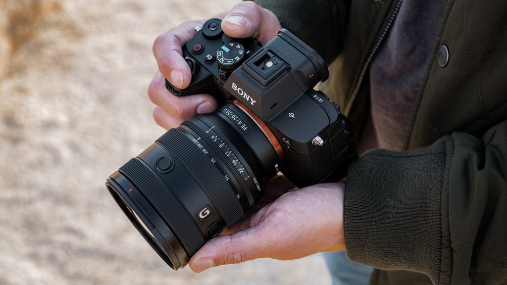 Press Text: Sony Electronics Introduces New Standard Zoom With Launch 